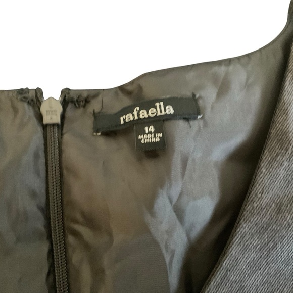 Rafaella Black and Blue Midi Sheath Dress with Sleeveless Design and V-Neckline - Picture 6 of 10